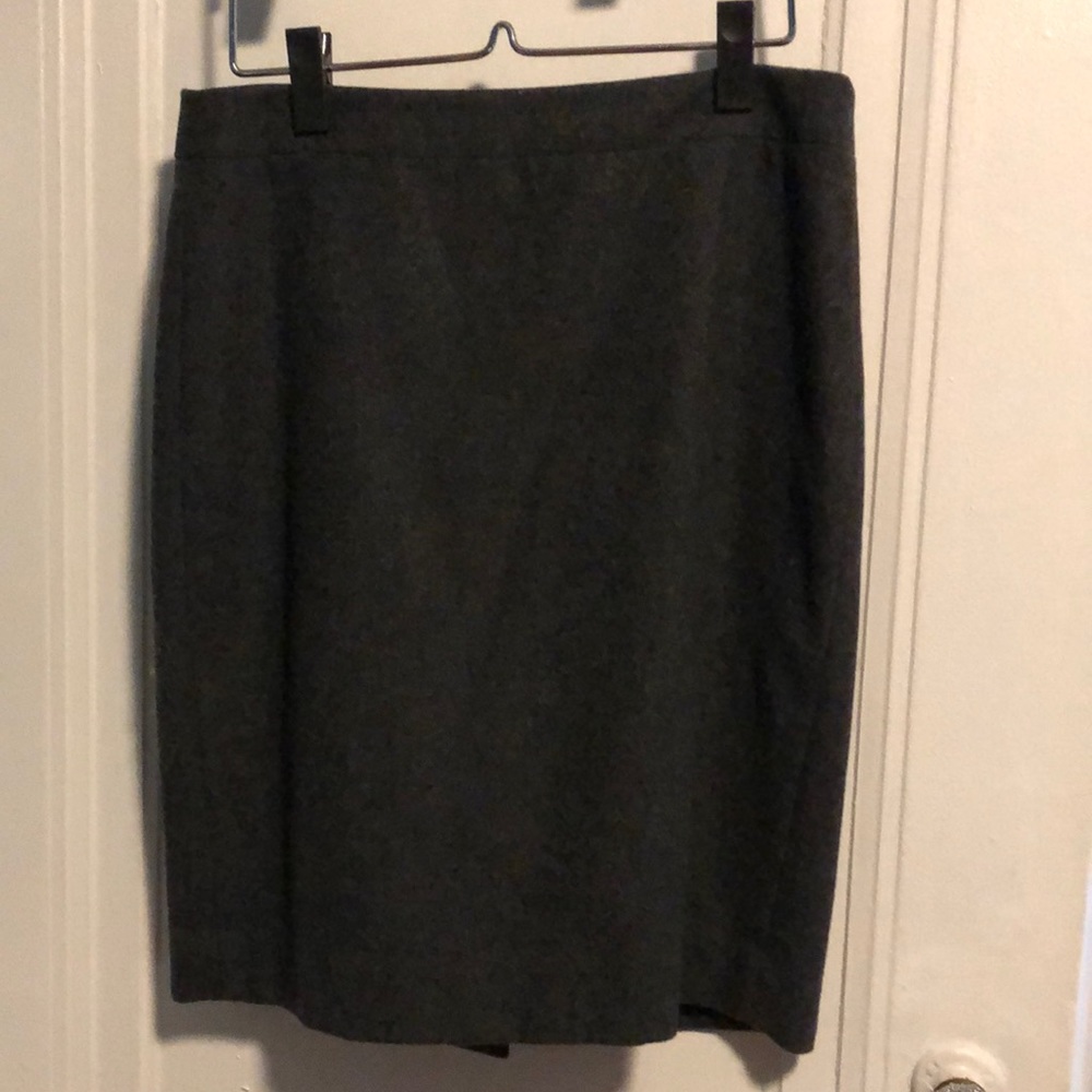 Lined gray wool pencil skirt